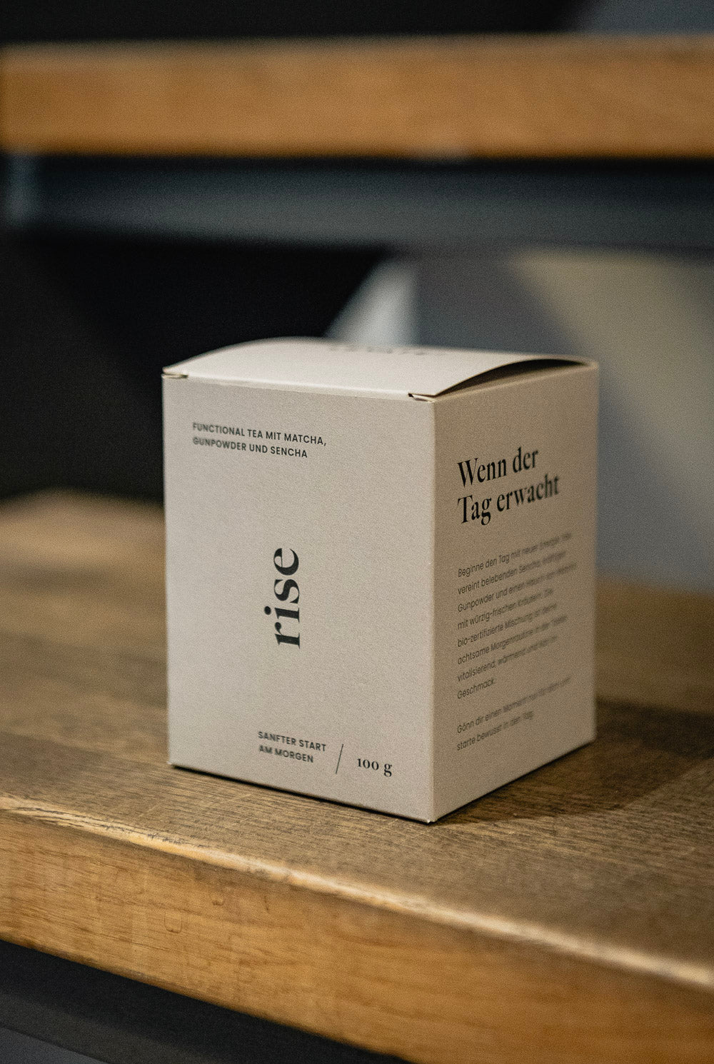 Rise | Matcha-dusted Morgentee mit Sencha, Gunpowder & Ingwerstücken